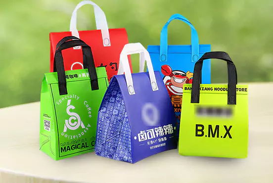 Diferentes tipos de sacolas plásticas